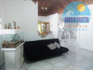 Casa à venda no condomínio São Luiz em Peruíbe.