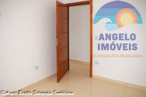 Casa á venda no bairro Estancia dos Eucaliptos em Peruíbe