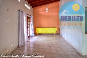 Casa com piscina, 3 dormitórios, 2 lotes, á venda no bairro Florida em Peruíbe