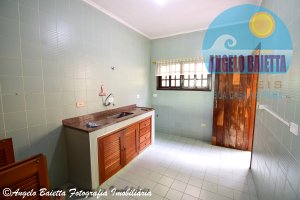 Casa com piscina, 3 dormitórios, 2 lotes, á venda no bairro Florida em Peruíbe