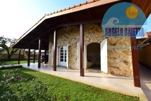 Casa á venda no bairro Turistico em Peruíbe á 800 metros da praia