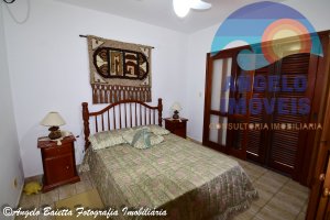 Apartamento á venda no bairro Barra de Jangada em Peruíbe