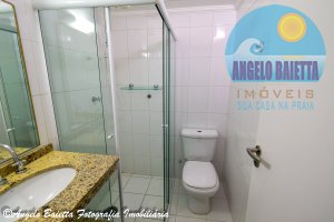 Sobrado á venda no condomínio Villaggio Terrazza em Peruíbe, frente ao mar