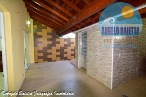 Sobrado á venda no condomínio Villaggio Terrazza em Peruíbe, frente ao mar