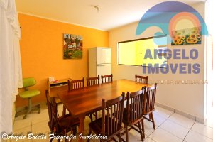 Casa com 3 dormitórios no bairro Oasis em Peruíbe