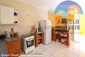 Casa com 3 dormitórios no bairro Oasis em Peruíbe