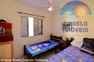 Casa com 3 dormitórios no bairro Oasis em Peruíbe