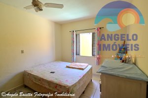 Casa com 3 dormitórios no bairro Oasis em Peruíbe