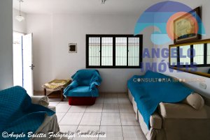 Casa com piscina para venda no bairro Centro em Peruíbe