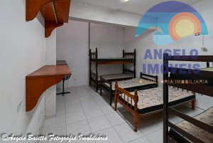 Casa com piscina para venda no bairro Centro em Peruíbe