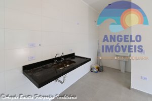 Apartamento á venda no bairro Belmira Novaes em Peruíbe