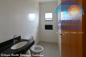 Apartamento á venda no bairro Belmira Novaes em Peruíbe