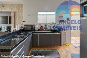 Casa nova com piscina, 2 dormitórios, sendo 1 suítes em Peruíbe