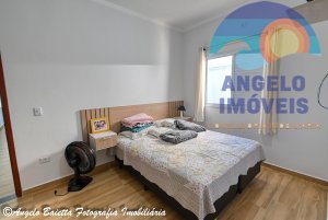Casa nova com piscina, 2 dormitórios, sendo 1 suítes em Peruíbe
