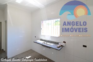 Casa á venda no bairro Antonio Novaes em Peruíbe