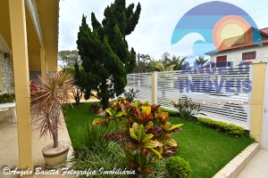 Casa lado praia á venda no bairro Florida em Peruíbe