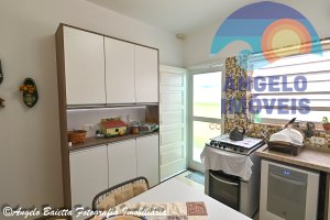 Casa lado praia á venda no bairro Florida em Peruíbe