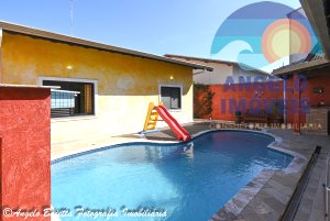 Casa lado praia á venda no bairro Ribamar em Peruíbe