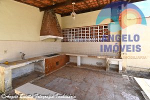 Casa com piscina á venda no bairro Oásis em Peruíbe