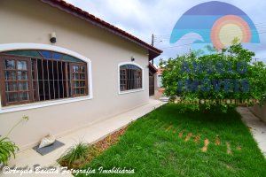 Casa com 4 dormitórios á venda no bairro Oásis em Peruíbe.
