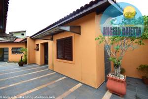Casa para venda no bairro Jardim Marcia em Peruibe