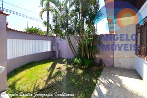 Casa á venda no bairro São João Batista em Peruíbe