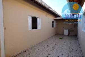 Casa para venda no bairro São José em Peruibe, entre 400 e 800 metros da praia