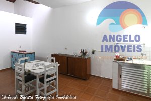 Casa á venda no bairro Florida em Peruíbe
