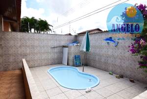Casa com piscina, 3 dormitorios em Peruibe, entre 400 e 800 metros da praia