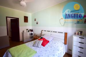 Casa com piscina, 3 dormitorios em Peruibe, entre 400 e 800 metros da praia