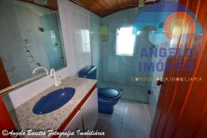 Casa á venda no condomínio Bougainvillée II em Peruíbe