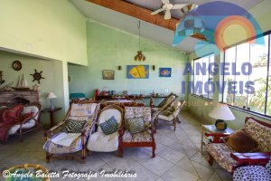 Casa frente mar á venda no bairro Centro em Peruíbe