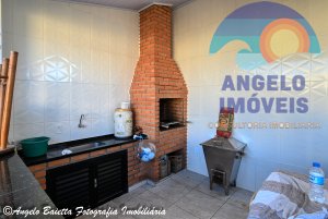 Casa á venda no bairro Samburá em Peruíbe