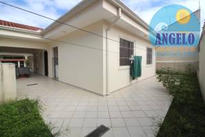 Casa terrea, 3 dormitórios, Cidade Nova Peruíbe, entre 400 e 800 metros da praia
