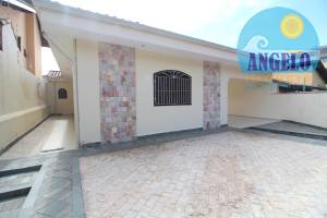 Casa terrea, 3 dormitórios, Cidade Nova Peruíbe, entre 400 e 800 metros da praia