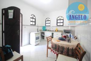 Casa terrea, 3 dormitórios, Cidade Nova Peruíbe, entre 400 e 800 metros da praia