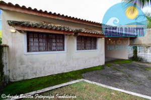 Casa á venda no bairro Jardim Marcia em Peruíbe