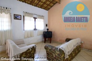 Casa á venda no bairro Jardim Marcia em Peruíbe