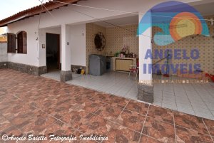 Casa á venda no bairro Florida em Peruíbe