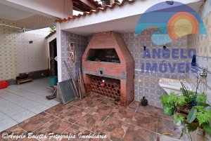 Casa á venda no bairro Florida em Peruíbe