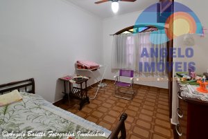Casa á venda no bairro Florida em Peruíbe