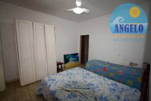Casa para venda no bairro São José em Peruibe, acima de 1200 metros da praia