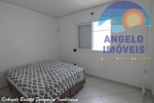 Casa á venda no bairro Centro em Peruíbe