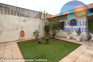 Casa á venda no bairro Stella Maris em Peruíbe
