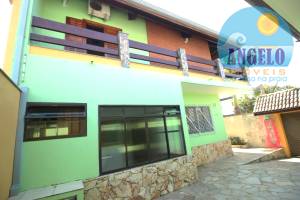 Casa para venda no bairro Centro em Peruibe, até 200  metros da praia