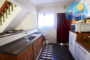 Casa com piscina, 3 dormitórios, sendo 2 suítes em Peruibe