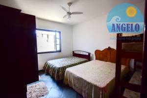 Casa com piscina, 3 dormitórios, sendo 2 suítes em Peruibe