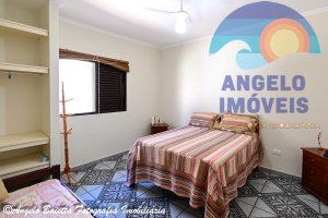 Casa lado praia á venda no bairro Josedy em Peruíbe