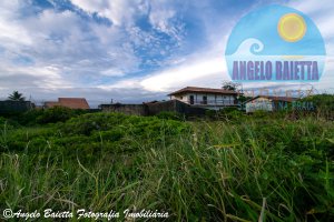 Terreno frente ao mar á venda no bairro Belmira Novaes em Peruíbe