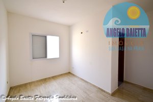 Casa com 2 dormitórios á venda no bairro Jardim Imperador em Peruíbe.